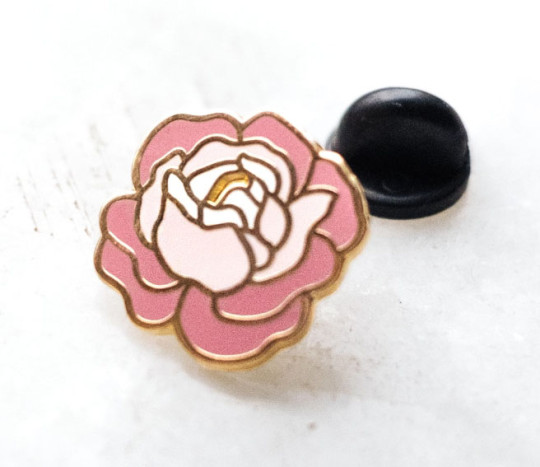 Пин металлический Пионовидная роза